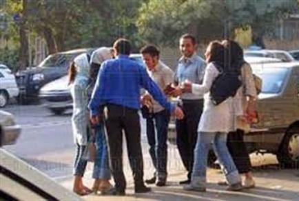 گزارش تکان دهنده از روابط جنسی نامشروع در ایران / روسپی گری، هم جنس بازی، رابطه غیرمجاز دانش آموزان، جستجوهای اینترنتی و ...
