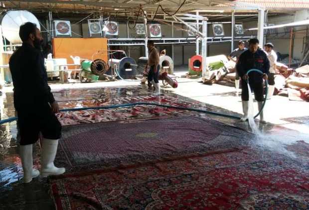 شست و شوی رایگان فرش، جلوه جدید مهربانی با سیل زدگان شیراز