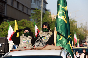 راهپیمایی دختران «جان‌فدای ایران» -۱