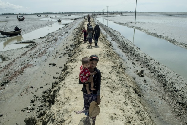 کمک 7میلیون یورویی ایتالیا به آوارگان مسلمان میانمار/ ادامه پاکسازی قومی روهینگیا/ تحریم ارتش میانمار توسط آمریکا
