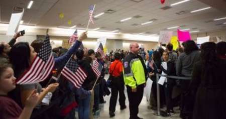 صدور رأی دادگاه فدرال آمریکا در باره فرمان مهاجرتی به تعویق افتاد
