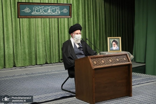 ترجمه حدیث نصب شده در حسینیه امام خمینی (ره) در دیدار امروز مداحان با رهبر انقلاب + عکس