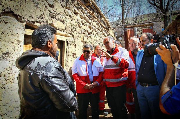 بازدید رئیس جمعیت هلال احمر از روستاهای سیل زده آذربایجان‌شرقی