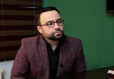 محمدرضا جلائی‌پور: هنوز بازی پایان نیافته و نمی‌دانیم در هفته‌ها و ماه‌های پیش رو اسرائیل جنایت‌پیشه و ترامپ فریب‌کار چه می‌کنند/ تا همین جای کار استقامت ملی ایران چنان شگفت‌انگیز بوده که هر نقدی هم باشد، باید به نشانهٔ احترام و قدرشناسی تمام‌قد بایستیم