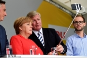 تب سلفی گرفتن «آنگلا مرکل» در جریان انتخابات اتحادیه دموکرات مسیحی آلمان