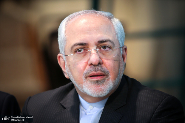انتقاد ظریف از سیاست یک بام و دو هوای غرب در قبال فعالیت های موشکی ایران