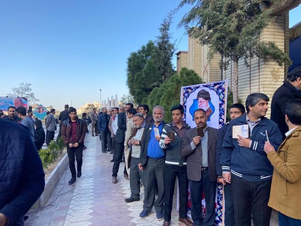 مردم کرمان جزو ۱۰ استان پیشرو شرکت در انتخابات است