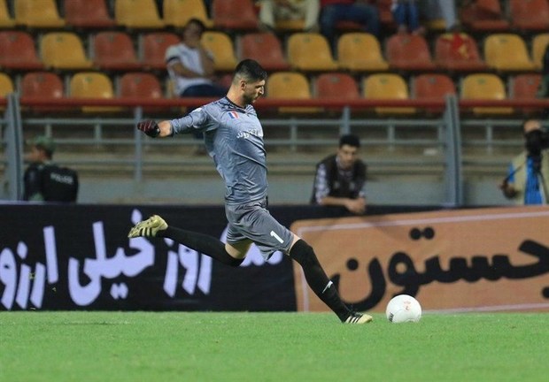 بازیکن صنعت نفت با پیکان به توافق رسید
