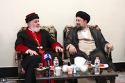 ادای احترام رهبر جهانی آشوریان به امام خمینی (س) و دیدار با سید حسن خمینی