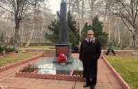 ادای احترام سفیر روسیه در تهران به سربازان شوروی که در ایران کشته شدند (1)