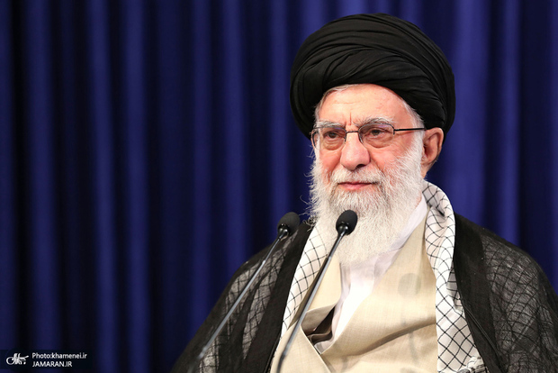 بازدید رهبر معظم انقلاب از کارخانه هلی کوپترسازی در سال 64 + عکس