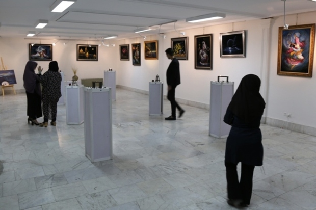 نمایشگاه نقاشی 'ترنم رنگ ها' در تبریز گشایش یافت