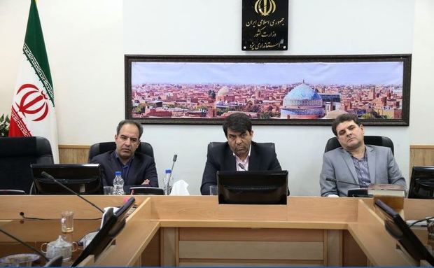فرمانداران یزد در مسیر سیاست‌های دولت گام بردارند