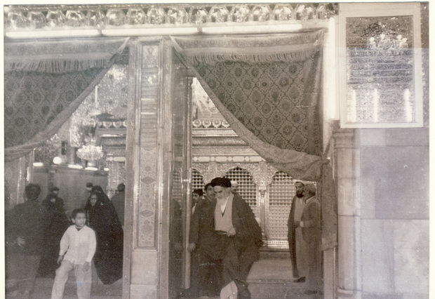 چرا امام هیچگاه از پایین پای امام حسین(ع) عبور نمی کردند؟