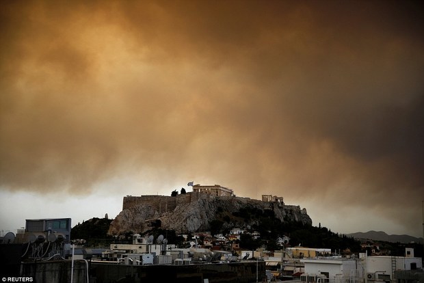 بدترین آتش سوزی دهه اخیر در یونان/ درخواست کمک بین المللی+ تصاویر