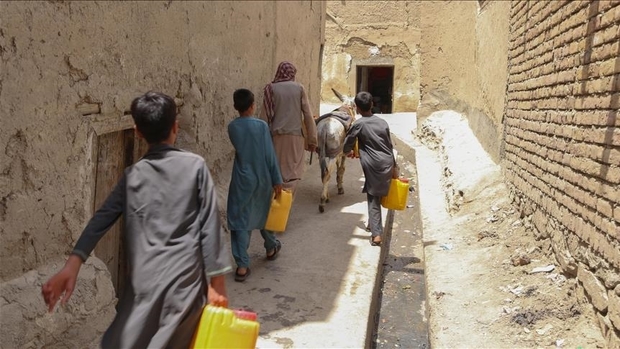 مردم افغانستان با بحران شدید آب سالم دست و پنجه نرم می‌کنند