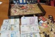 کیف پر از سکه های مکشوفه از مدیران سابق بانک مرکزی + عکس