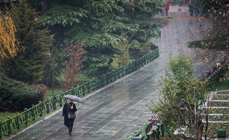 پیش بینی بارش باران و کاهش هشت  درجه ای دمای هوای تهران  احتمال سیلابی شدن مسیل ها وجود دارد
