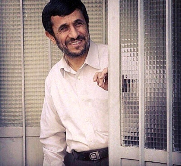 افسوس تاج گردون  از رد صلاحیت احمدی نژاد