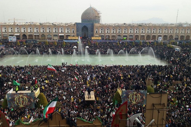 مردم  اصفهان در راهپیمایی امروز سنگ تمام گذاشتند