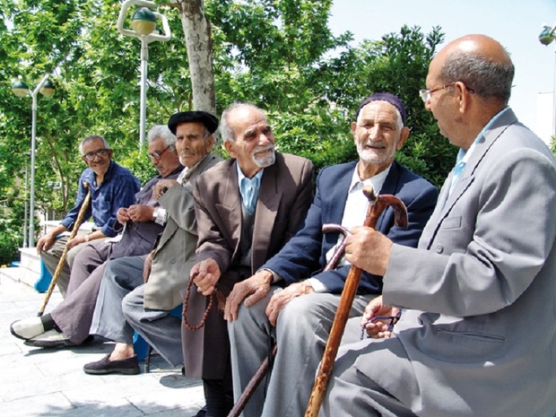 جامعه اطلاعاتی و آماری سالمندان خراسان جنوبی تهیه شود