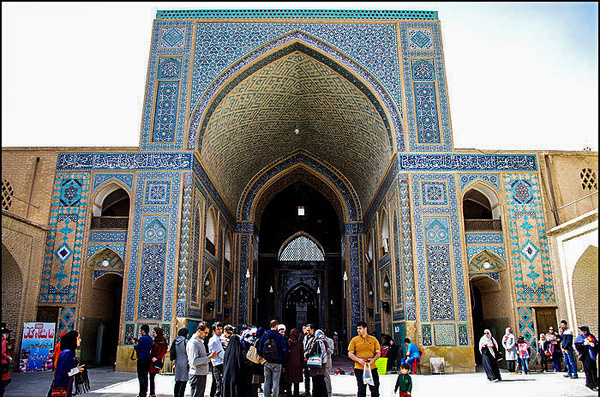 محور اصلی توسعه استان یزد گردشگری است  مالیات، سد راه رونق صنعت گردشگری است
