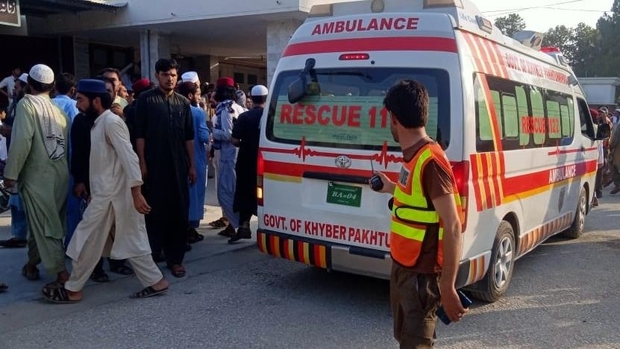 شمار قربانیان حمله انتحاری در پاکستان به 54 کشته و 200 زخمی رسید