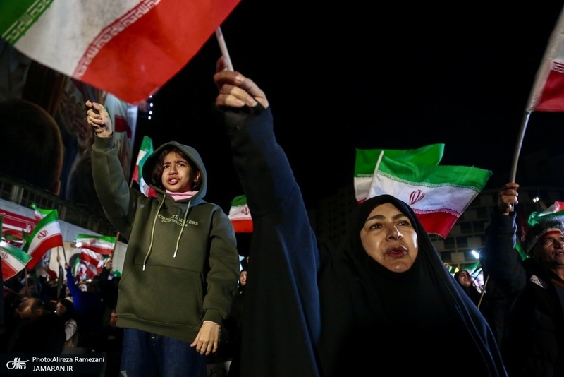 چهل و هفتمين شب اجتماع پرشور مردم در ميدان وليعصر (عج)