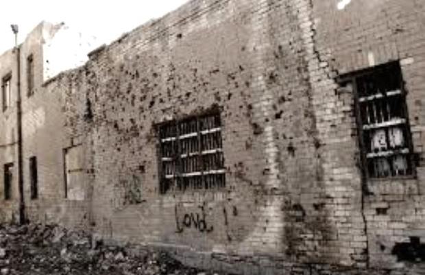 کارخانه قدیمی نساجی کارون، پاتوق بی خانمان هاست