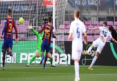 تساوی جذاب رئال مادرید و بارسلونا در نیمه اول ال‌کلاسیکو
