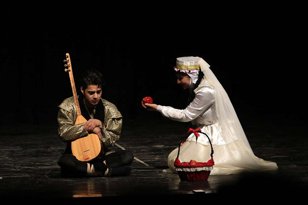 نمایش اصلی و کرم در ارومیه به روی صحنه می رود