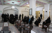 سید محمد خاتمی بر پیکر خواهر امام موسی صدر نماز خواند (6)