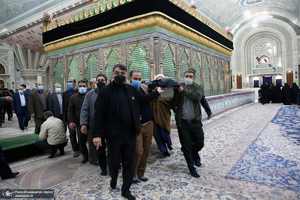 اقامه نماز بر پیکر مرحوم حاج محمد کمساری توسط سید حسن خمینی