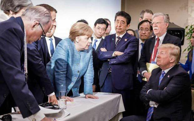 نگاه ترامپ و مرکل به یکدیگر در یک جلسه مهم! + عکس