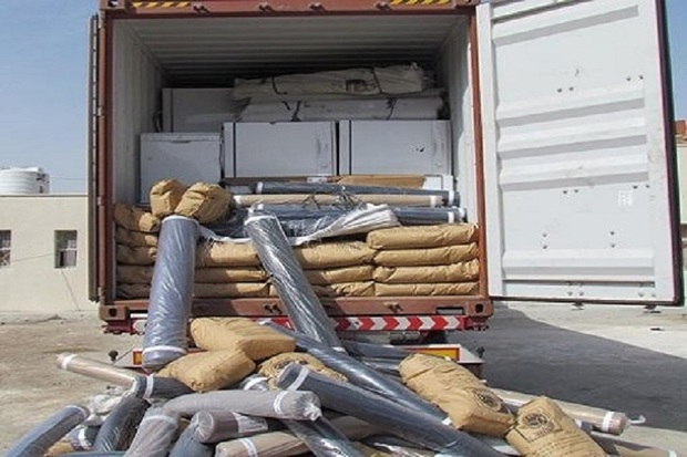 13 محموله کالای قاچاق در اردستان کشف شد