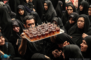 عزاداری اباعبدالله الحسین(ع) در حسينيه سادات اخوی