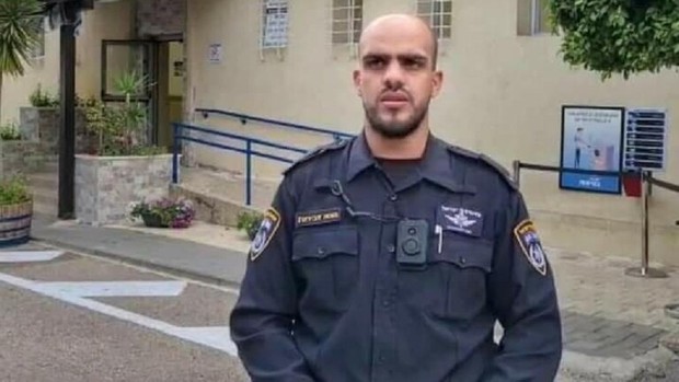 یک پلیس عرب از پلیس اسرائیل جدا و به مبارزه ملت فلسطین ملحق شد+عکس
