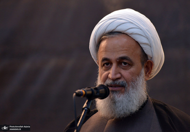 پناهیان: اگر به دیدگاه شهید صدر در بانکداری توجه بشود، تفاوت‌های بسیاری در بانکداری ما ایجاد خواهد شد/ چه‌بسا موجب کاهش تورم هم شود/ با برخی دست اندرکاران اقتصادی در مورد نظریه شهید صدر صحبت کردیم که از این دیدگاه‌ها بی خبر بودند