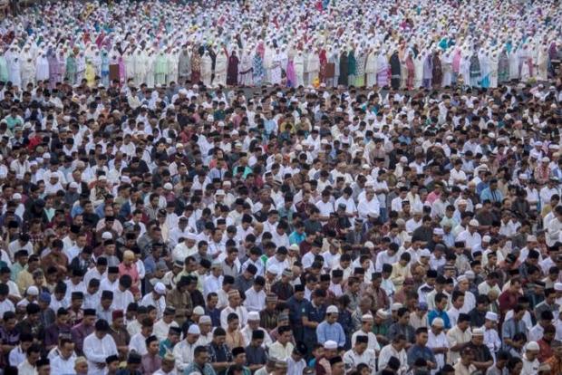 عکس/ مسلمانان جهان نماز عید فطر را اقامه کردند+تصاویر