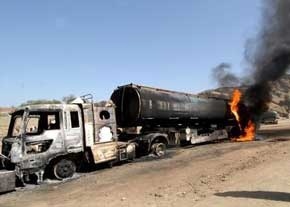 تصادف و انفجار نفتکش در روستایی در یزد