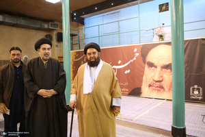 بازدید جمعی از مهمانان شرکت کننده رویداد بین المللی جایزه جهانی امام خمینی از جماران