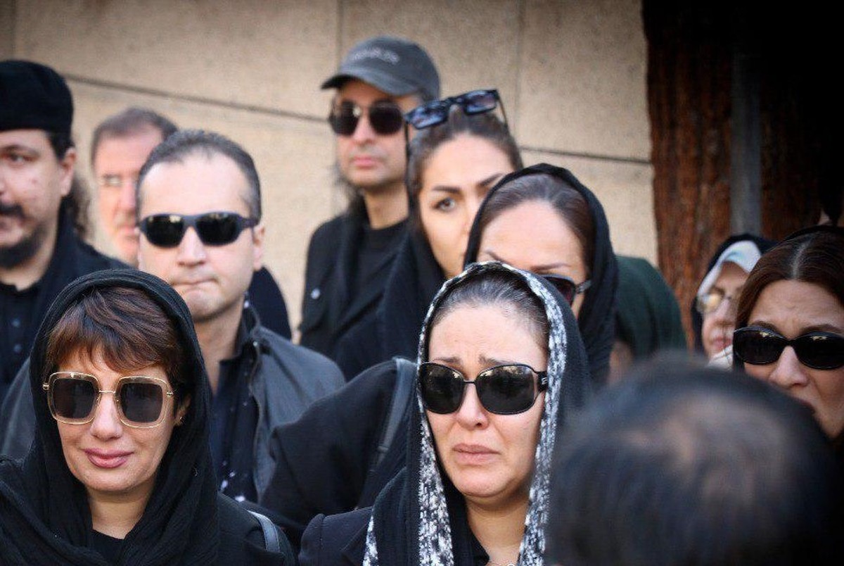 زیبا بروفه در مراسم خاکسپاری همسرش+ عکس