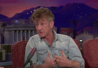 کارگردان آمریکایی ترامپ را کلاهبردار خواند
