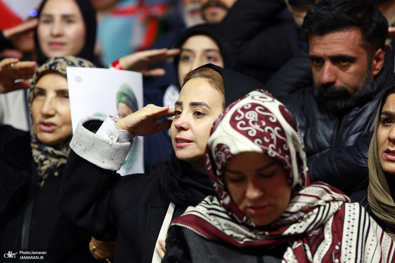 اجتماع پرشور مردم و هنرمندان در باغ فردوس