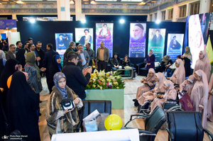 غرفه موسسه تنظیم و نشر آثار امام خمینی (س) در سی و سومین نمایشگاه بین المللی قرآن کریم-4
