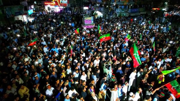 هواداران عمران خان د‌ومین تظاهرات بزرگ خود را برگزار می کنند