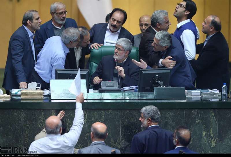  حاشیه های جلسه علنی مجلس شورای اسلامی 