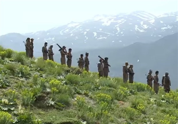 تسنیم: روند خلع‌سلاح تجزیه‌طلب‌ها در اقلیم کردستان آغاز شد/ تخلیه پایگاه‌های کومله و دموکرات در جدار مرز ایران و عراق