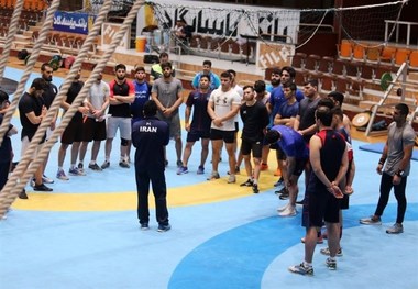 جلسه در وزارت ورزش برای تعیین تکلیف اردوهای تیم‌های ملی کشتی
