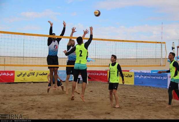 چهار تیم مرحله نیمه نهایی والیبال ساحلی کارگران مشخص شدند